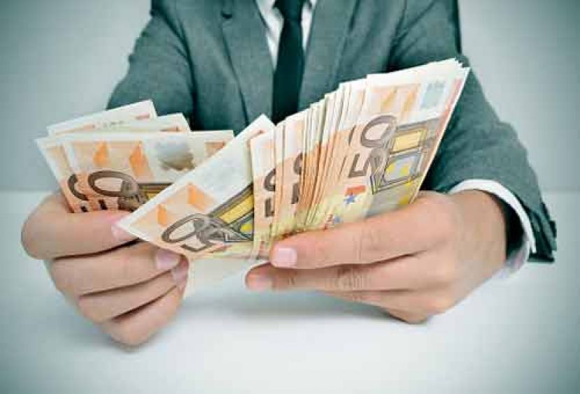 PAGAMENTO IN CONTANTI:ECCO QUANDO SI RISCHIA.LIMITI E SANZIONI