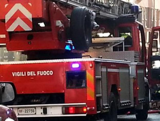 ROMA, ESPLOSIONE ALLA RUSTICA, CROLLA UN PALAZZO: 5 FERITI E SI CONTINUA A SCAVARE