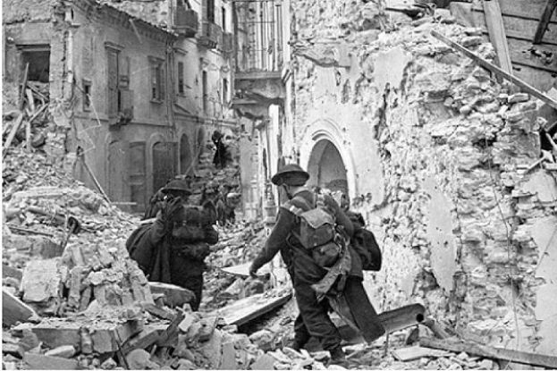 Ortona dopo i bombardamenti