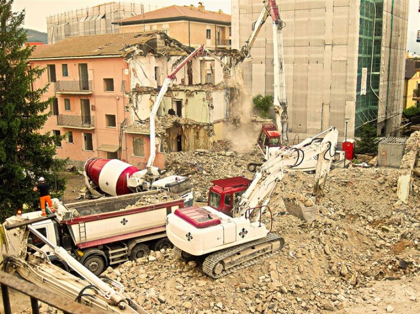 CARSOLI,SARA&amp;#039; LA &amp;quot;RAD SERVICE&amp;quot; A DEMOLIRE L&amp;#039;EDIFICIO SCOLASTICO