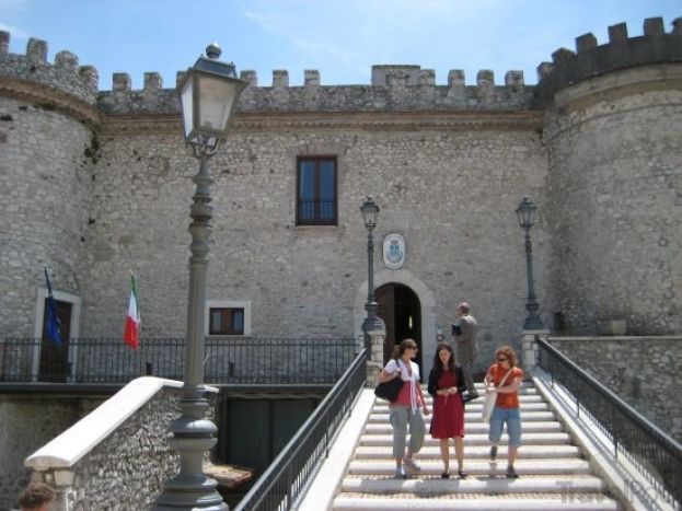 ACHILLE LAURENTI,IL FAUTORE DEL DISTACCO DI ORICOLA DA PERETO
