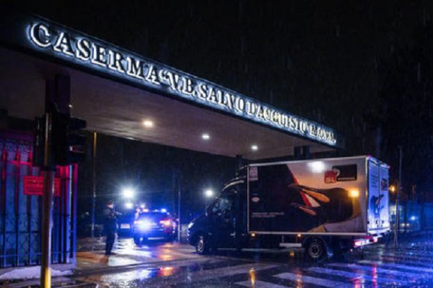 ROMA - E&amp;#039; ARRIVATO IL FURGONE CON LE PRIME DOSI DI VACCINO SOTTO SCORTA