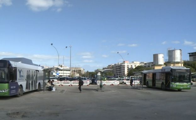 Stazione e Area di Parcheggio