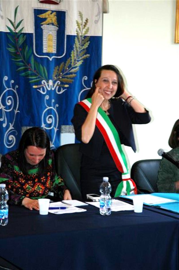 DUE DONNE ALLA GUIDA DI CARSOLI:VELIA NAZZARRO GIURA DA SINDACO E ALESSANDRA ZAZZA VIENE ELETTA PRESIDENTE DEL CONSIGLIO