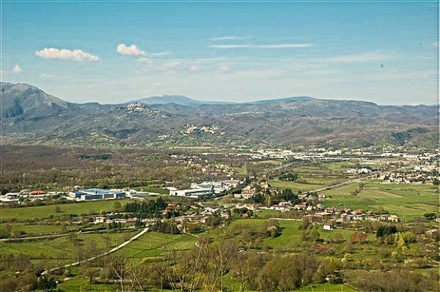 ESALAZIONI MOLESTE ZONA INDUSTRIALE CARSOLI-ORICOLA :LE COMUNICAZIONI DEL SINDACO VELIA NAZZARRO