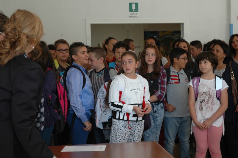 PRIMO GIORNO DI SCUOLA ALLE MEDIE DI CARSOLI:&rdquo;EMOZIONI A NON FINIRE&rdquo; PER GLI STUDENTI(FOTO)