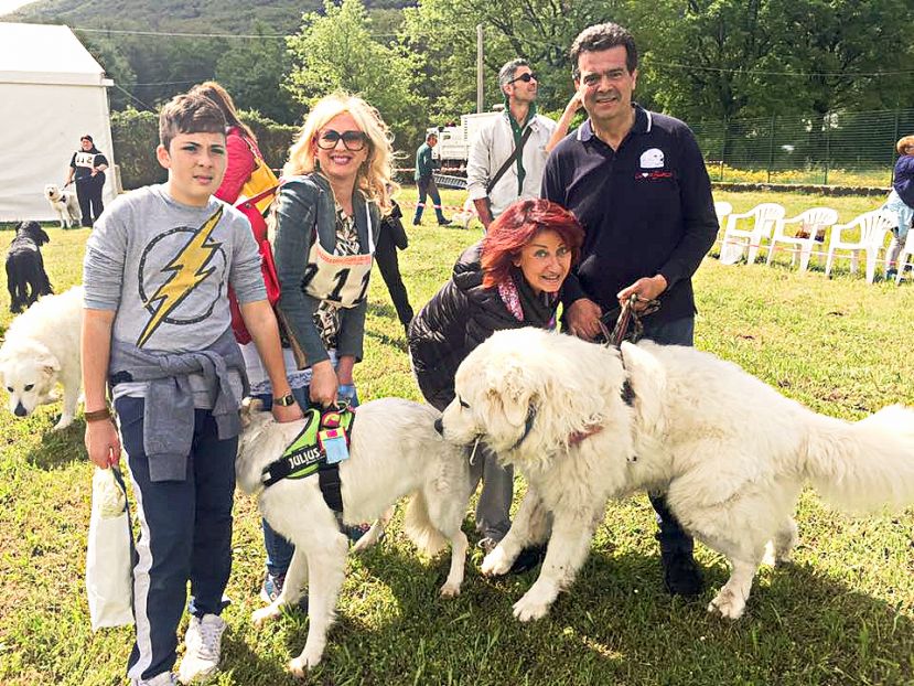 &ldquo; CUORE BIANCO &ldquo; A ROCCA DI BOTTE, GRANDE SUCCESSO DEL 1&deg; RADUNO DEL PASTORE MAREMMANO ABRUZZESE(FOTO)