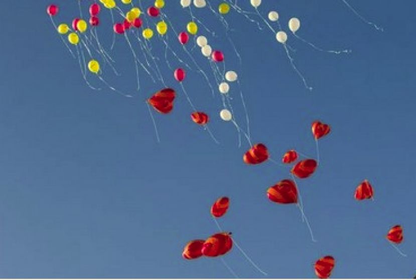 CARSOLI,LACRIME E APPLAUSI PER L&rsquo;ULTIMO SALUTO AL PICCOLO EDO.IL PARROCO:&rdquo;UN&rsquo;ANIMA SANTA VOLATA IN CIELO COSI&rsquo; PRECOCEMENTE&rdquo;