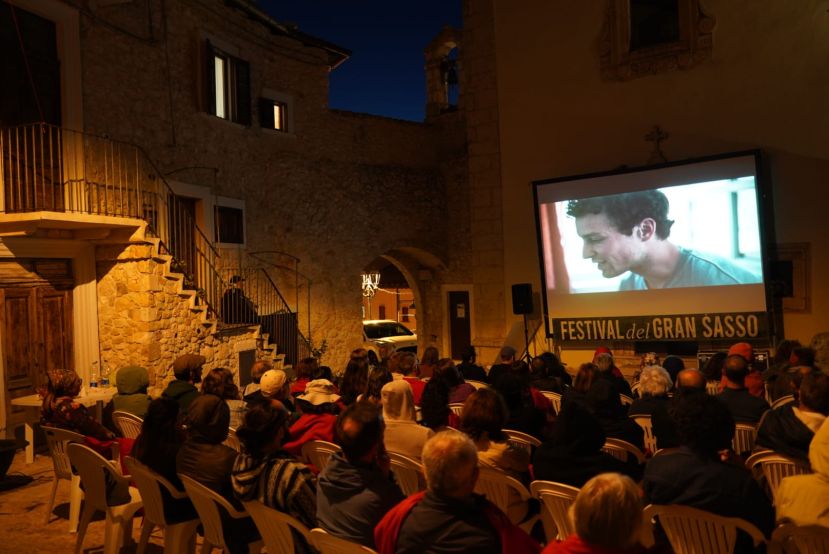 film castel del monte fino alle montagne
