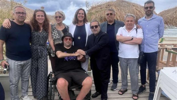 Spiaggia inclusiva- foto gruppo