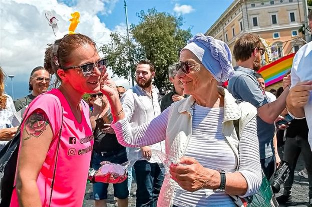 Emma Bonino al Gaypride a Roma