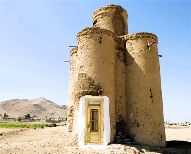 Torri colombaie della provincia di Esfahan C.GRANDE