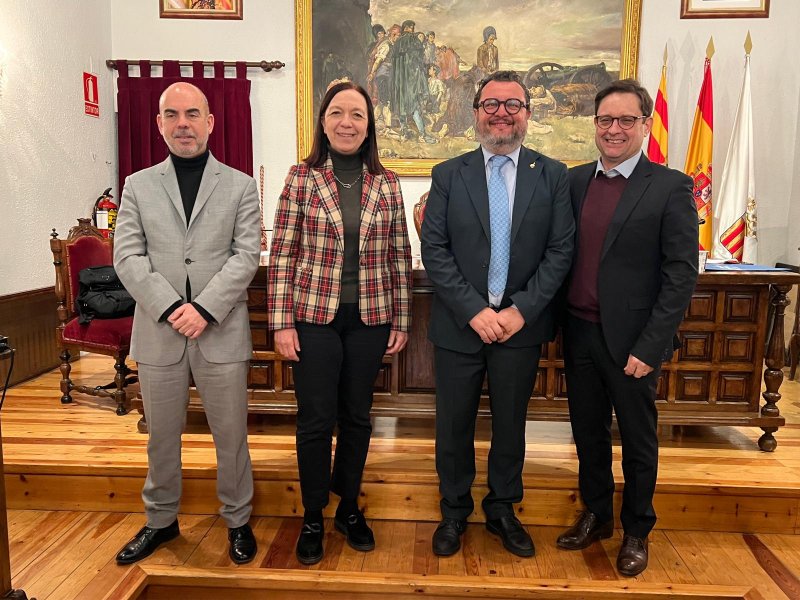 da sinistra Luis Encarnacao, vicepresidente RECEVIN e presidente dell&amp;#039;associazione portoghese AMOV, Rosa Melchor vicepresidente RECEVIN, past president RECEVIN e presidente dell&amp;#039;associazione spagnola ACEVIN, Angelo Radica e Paul Fabre vicepresidente RECEVIN e presidente dell&amp;#039;associazione francese ANEV.