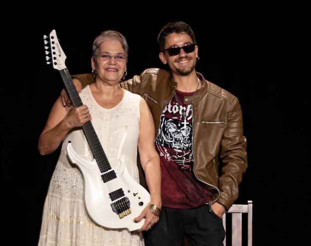 Davide Lo Surdo, chitarra esposta