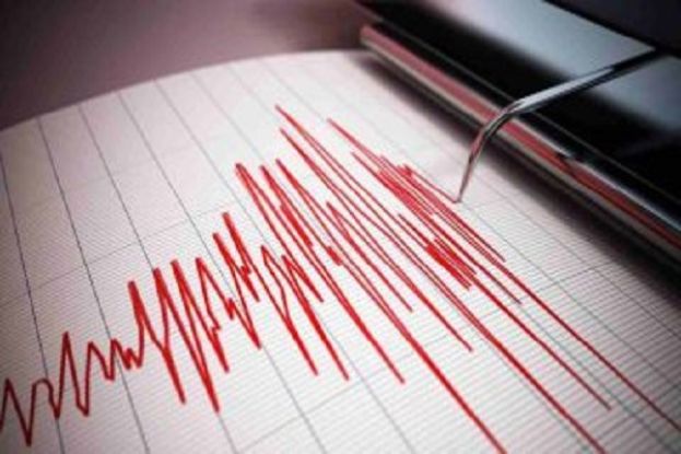 NAPOLI - IN UN MINUTO QUATTRO SCOSSE DI TERREMOTO TRA I 2.7 ED I 4.4 AI CAMPLI FLEGREI, TANTA PAURA