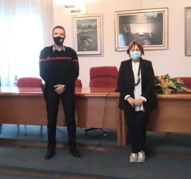La Sindaca De Rosa e il Maresciallo Fanella