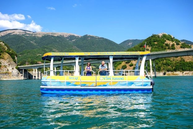 BATTELLO AD ENERGIA SOLARE &ndash; THIORA &ndash;