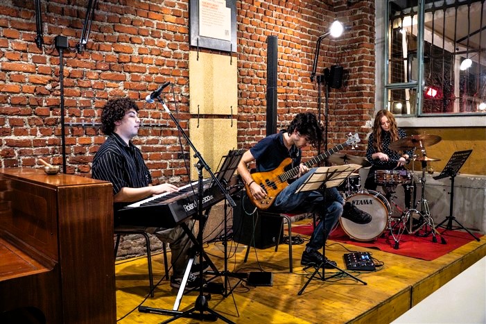 Raffaele Garramone Trio 701 x 467