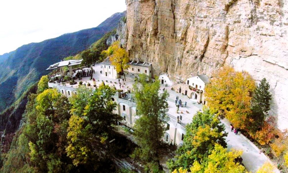 NUOVA VITA PER UN LUOGO DI CULTO: IL SANTUARIO DELLA SANTISSIMA TRINITÀ RIAPRE I BATTENTI IL PRIMO MAGGIO 75 NUOVA VITA PER UN LUOGO DI CULTO: IL SANTUARIO DELLA SANTISSIMA TRINITÀ RIAPRE I BATTENTI IL PRIMO MAGGIO