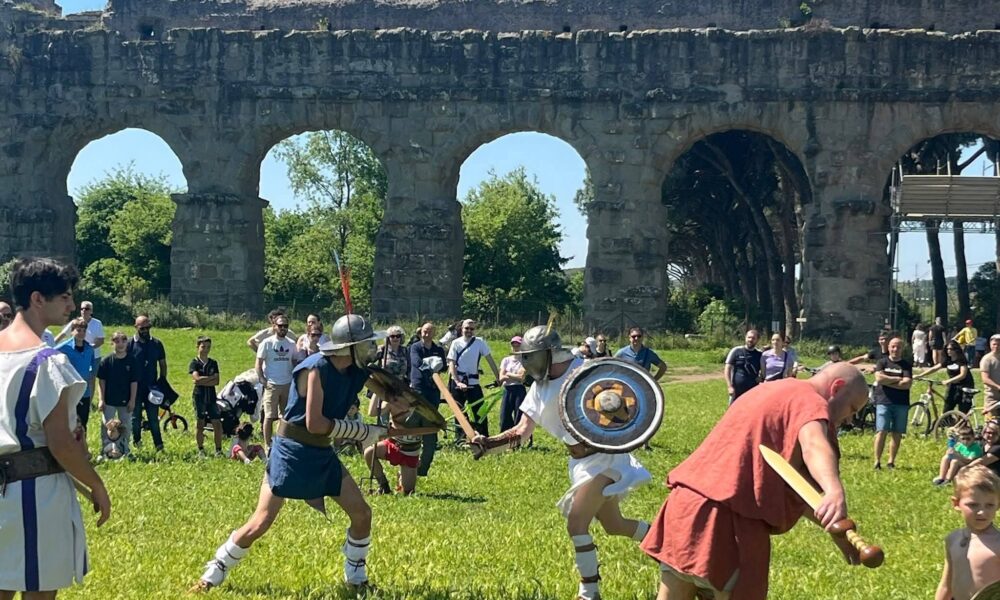 ROMA, IL FASCINO DELLA STORIA RIVIVE AL PARCO DEGLI ACQUEDOTTI: GRANDE SUCCESSO PER "AB VRBE CONDITA"