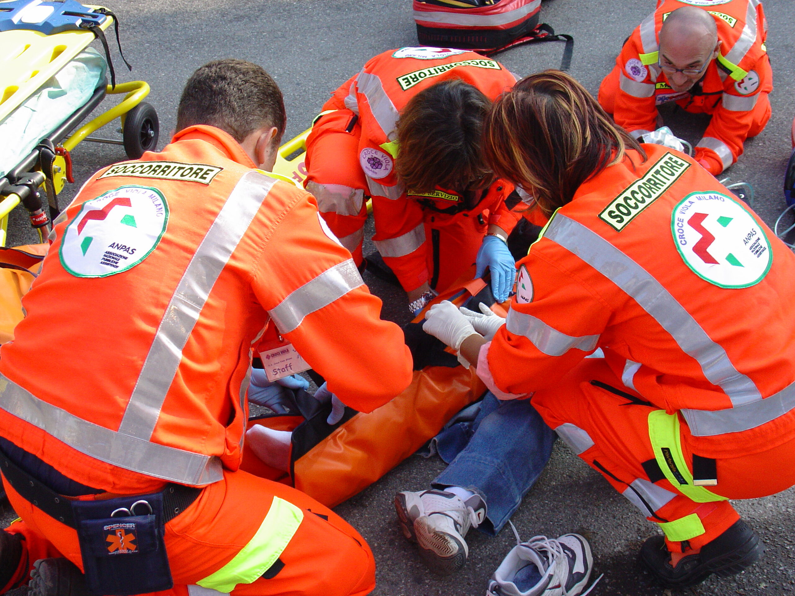 FUGA DOPO L’INCIDENTE: MOTOCICLISTA DISARCIONATO, CACCIA AL CONDUCENTE
