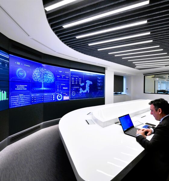 Poste Italiane situation room 3100 x 2067