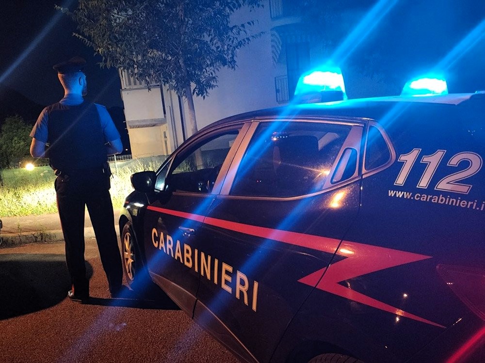 COLPO DA CENTOMILA EURO IN UNA RIVENDITA EDILE: INCASTRATI DALLA SCIENZA, DUE ARRESTI