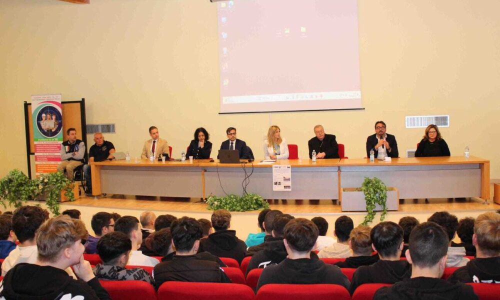 MERCOLEDÌ PROSSIMO ALL’ISTITUTO “ALESSANDRINI-MARINO” DI TERAMO CELEBRAZIONE DELLA GIORNATA EUROPEA DELLA SICUREZZA STRADALE