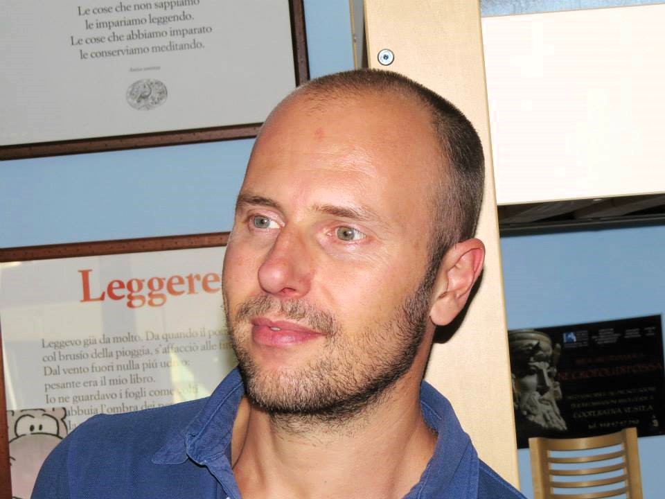 IL MAGGIO DEI LIBRI ALLO ZAMBRA DI ORTONA: ENRICO MACIOCI PRESENTA "IL GRANDE BUIO"