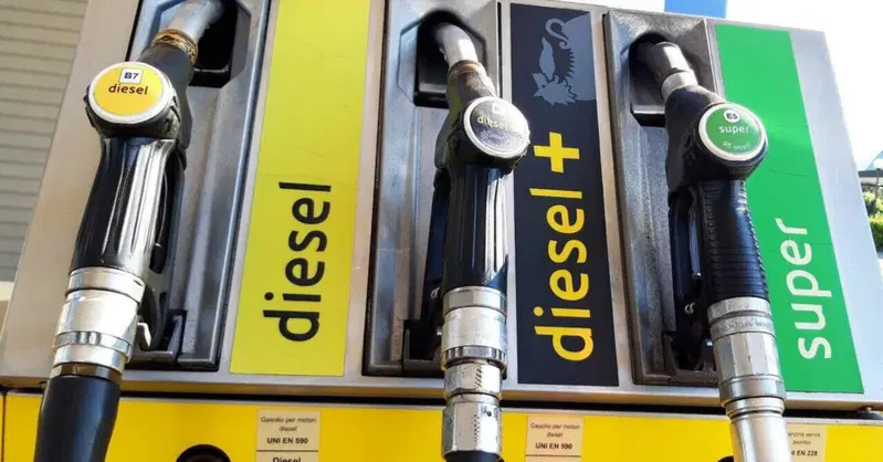 pompa carburante benzina e diesel 720