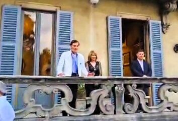 Il giovane conte italorusso Pietro Stramezzi, la principessa rumena russa Silvia Andronikov Cantacuzene e il "barone nero" Roberto Jonghi Lavarini ad una serata aristocratico reazionaria in una villa patrizia...