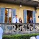 Il giovane conte italorusso Pietro Stramezzi, la principessa rumena russa Silvia Andronikov Cantacuzene e il "barone nero" Roberto Jonghi Lavarini ad una serata aristocratico reazionaria in una villa patrizia...