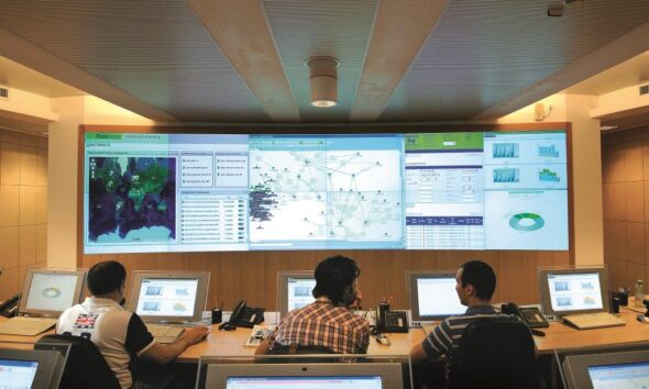 La Security Room di Poste Italiane a Roma, che controlla anche le sedi abruzzesi