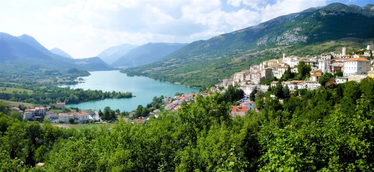 Lago di Barrea 1 2717 x 1248 2037 x 936