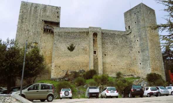 Castello di Pereto