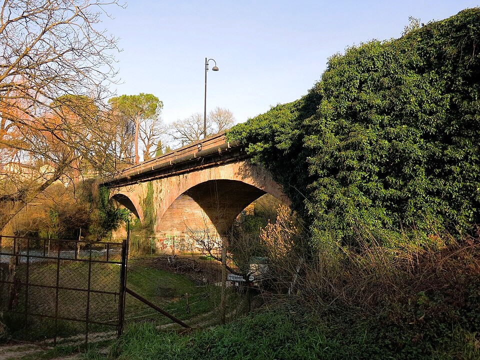 Ponte_Cavallotti_(Rieti)_visto_dal_lungovelino_01