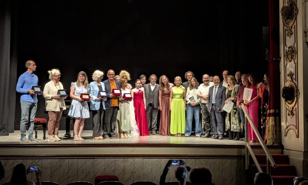 TUTTI PALCO VERDI LETTERATI