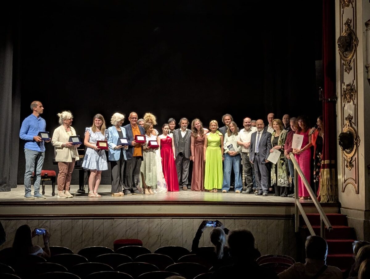 TUTTI PALCO VERDI LETTERATI
