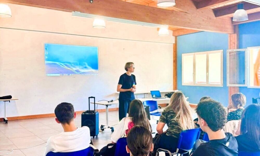 LE PAROLE COME STRUMENTO DI LIBERTÀ: VERA GHENO INCONTRA GLI STUDENTI DEL LICEO SCIENTIFICO DI CARSOLI
