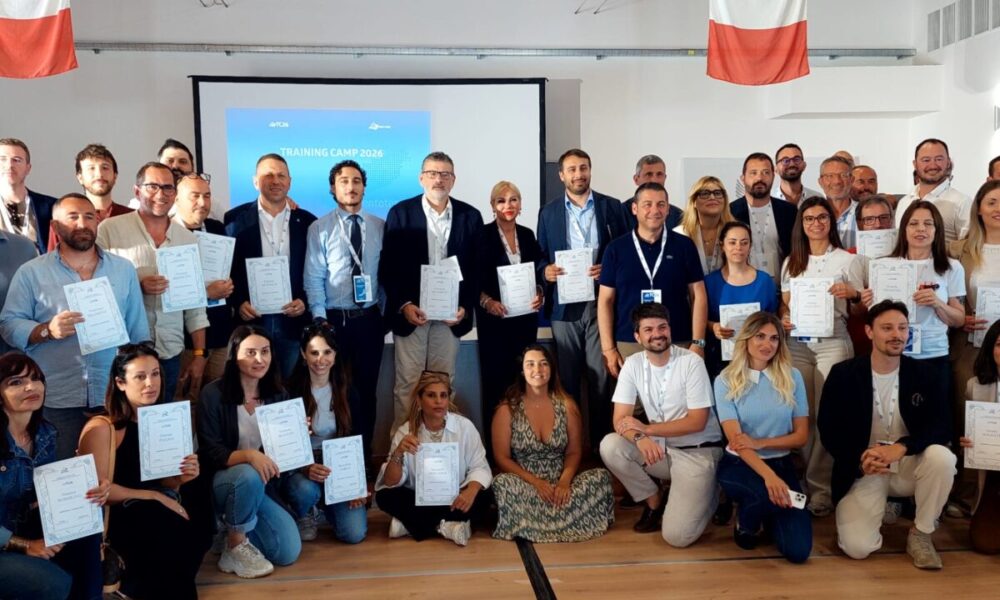 FORMAZIONE E RILANCIO DEGLI ENTI LOCALI: SI CHIUDE CON SUCCESSO IL TRAINING CAMP DI ANCI LAZIO A VENTOTENE 166 FORMAZIONE E RILANCIO DEGLI ENTI LOCALI: SI CHIUDE CON SUCCESSO IL TRAINING CAMP DI ANCI LAZIO A VENTOTENE
