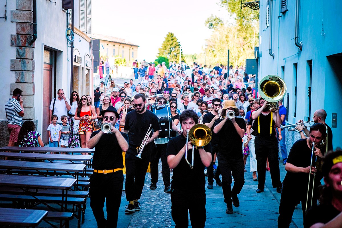 parata rusty brass band