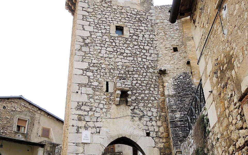 Fontecchio_-_Torre_dell'orologio