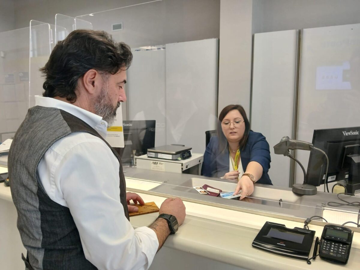 FOTO_Lufficio postale di Passo Corese, il primo nel Reatino ad attivare il servizio di richiesta del passaporto