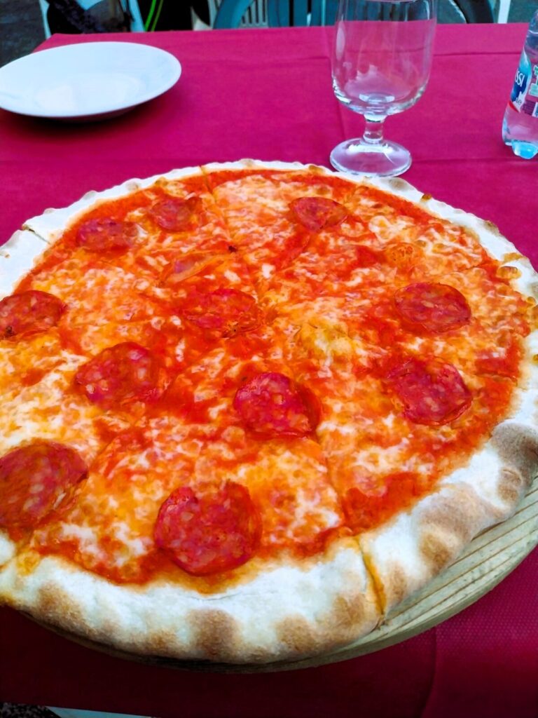 Poggio Moiano, la passione di Ester e Piero Angeloni dietro il successo della Pizzeria "Incontro" 48 Piazza Diavola