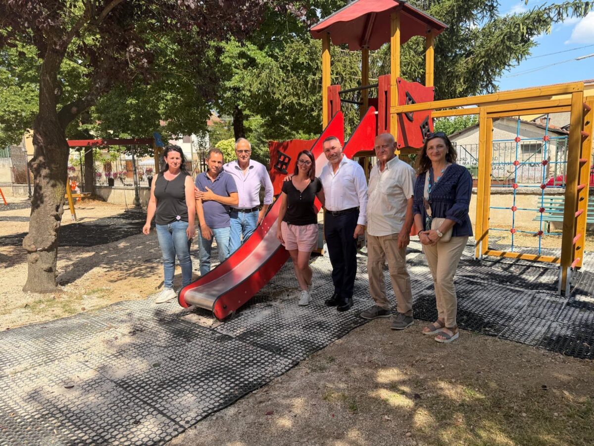 Villa San Sebastiano, inaugurato il nuovo parco giochi