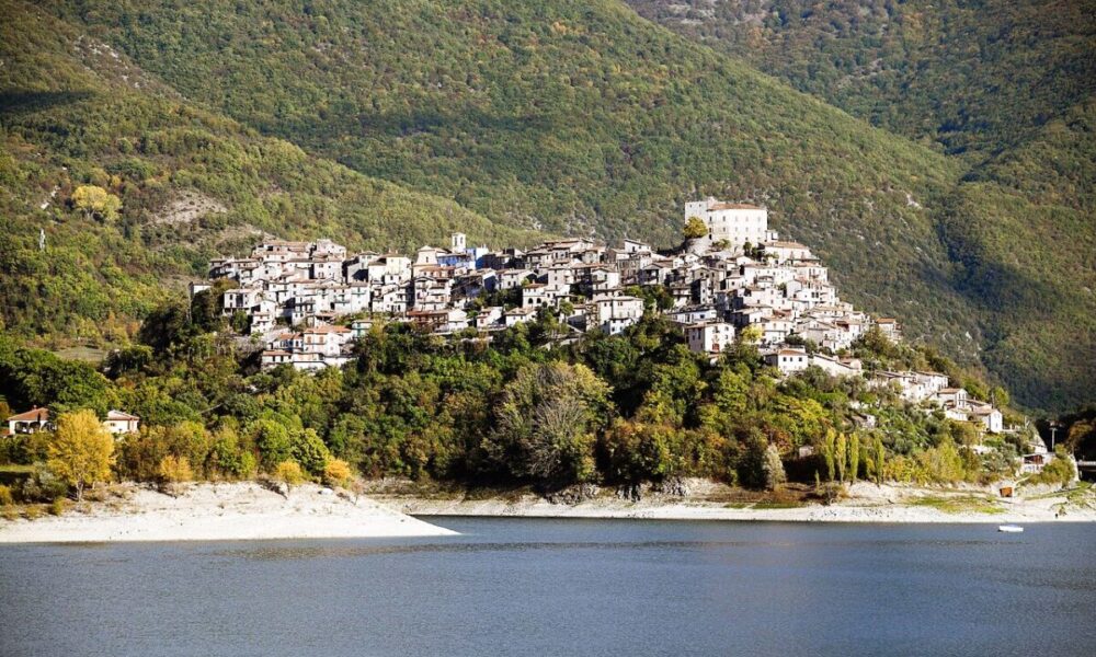 Castel di Tora