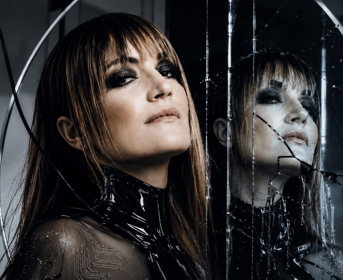 Elena Andreoli in Girl In The Mirror