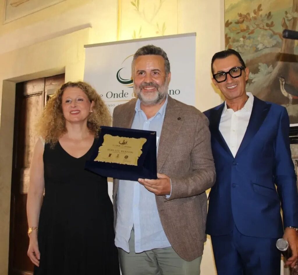 “Le Onde del Destino” ha dato voce alle eccellenze umbre 48 Eleonora Benedetti scrittrice, l',Editore Jean Luc Bertoni, il conduttore della kermesse Massimo Zamponi