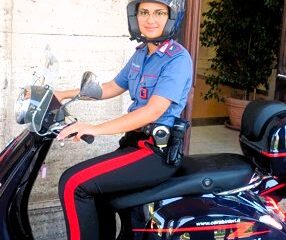 Carabiniere in scooter