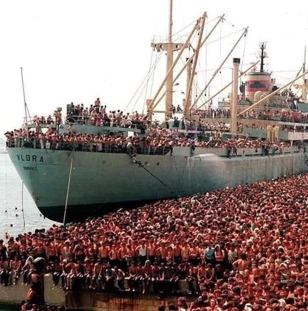 Sbarco Albanesi in Italia